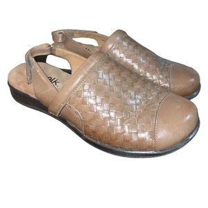 Soft Walk Velcro Back Strap Shoes